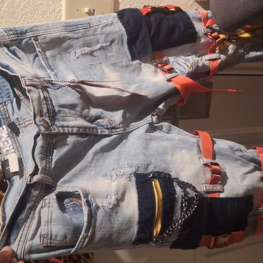 This is the PREME brand from Buckle. Size: W34 L33. Demin, Navy, Yellow, Orange